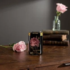 Natural History Museum Wild Rose Candle 410g