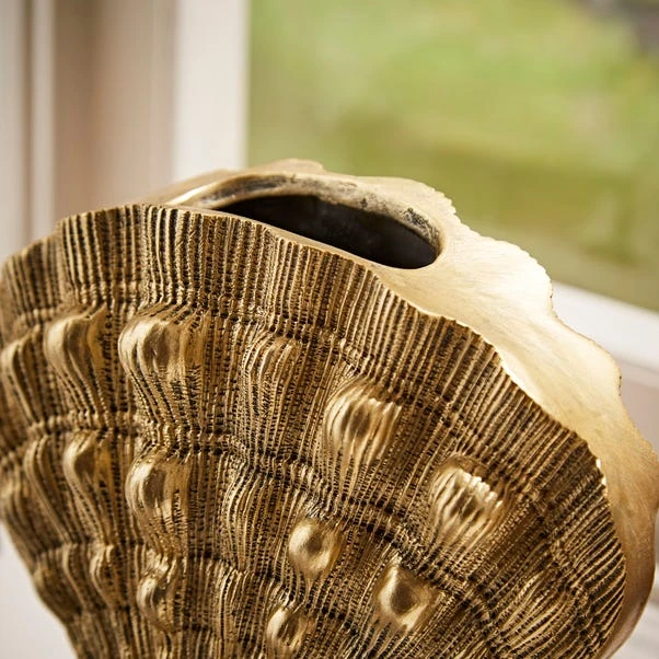 Natural History Museum Resin Shell Vase 6 Natural History Museum Resin Shell Vase - Image 4